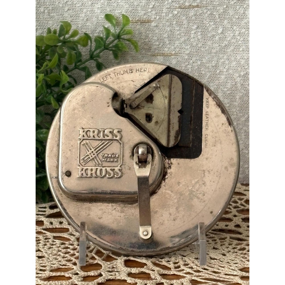 Vintage Kriss Kross Safety Razor Blade Sharpener w Box Instructions USA - Picture 3 of 8